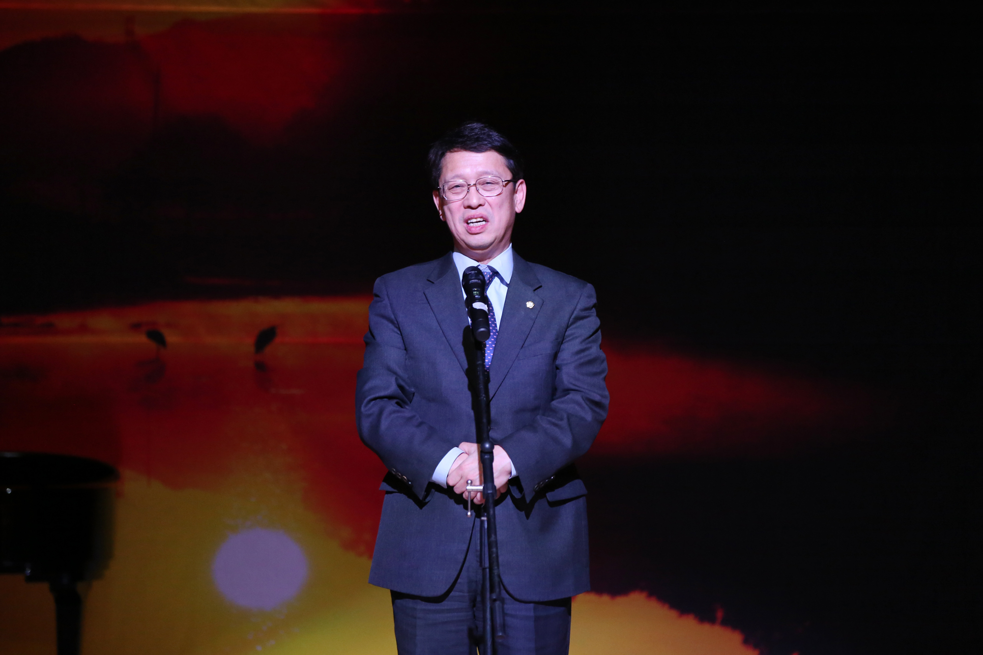 시흥시의회 의원, 희망의 메시지 시 낭송 참여