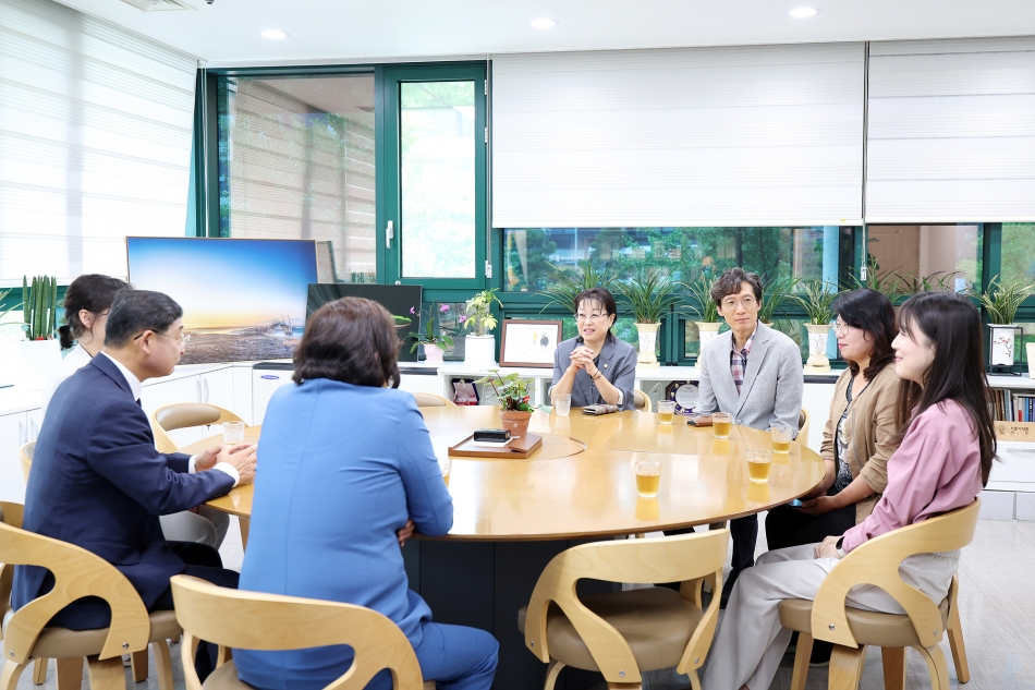 6월 의정발전 유공 공무원 표창 수여_6