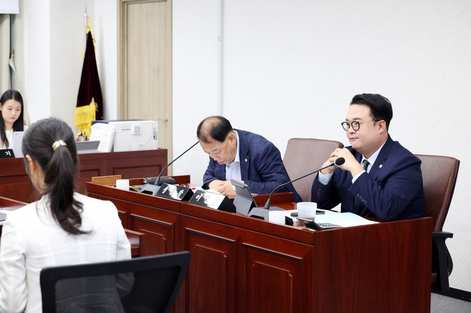 제330회 시흥시의회(임시회) 자치행정위원회_5