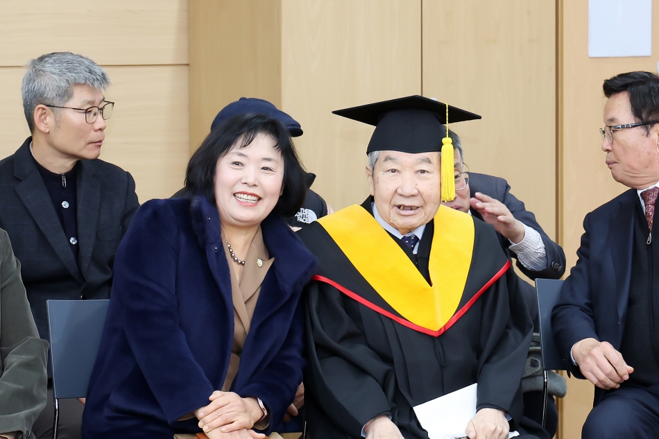 제11기 시흥연꽃노인대학 졸업식_4