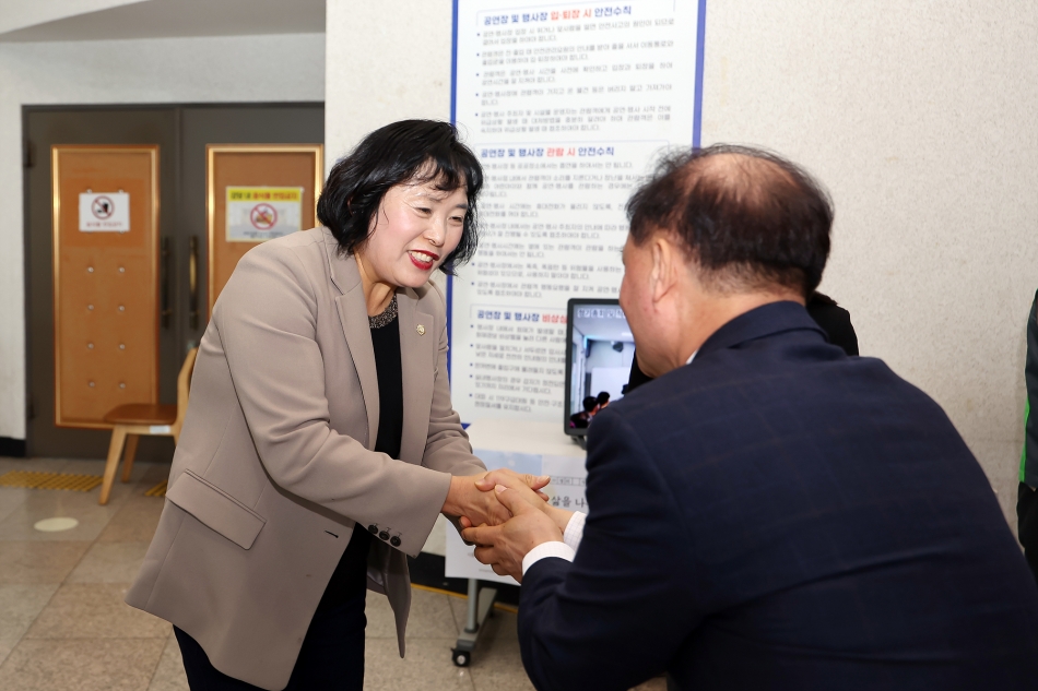 (사)한국농아인협회 시흥시지회 사랑나눔한마당 및 눈으로 듣고 손끝으로 마음을말하다 출판기념식_4
