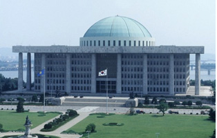 1975년 8월 이후(현 의사당)